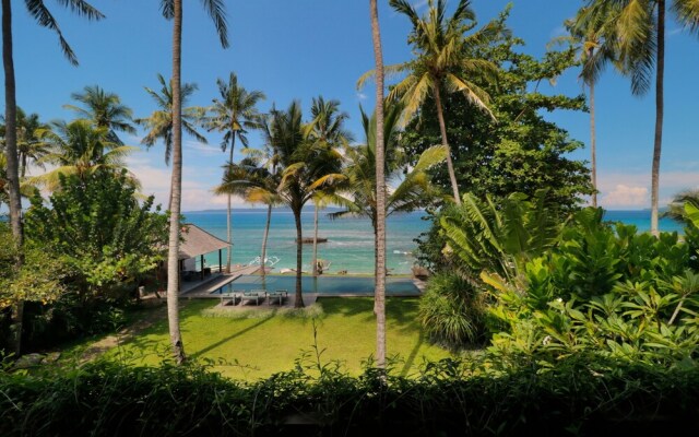 Villa Manis Beachfront