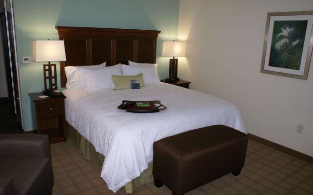 Hampton Inn & Suites Center