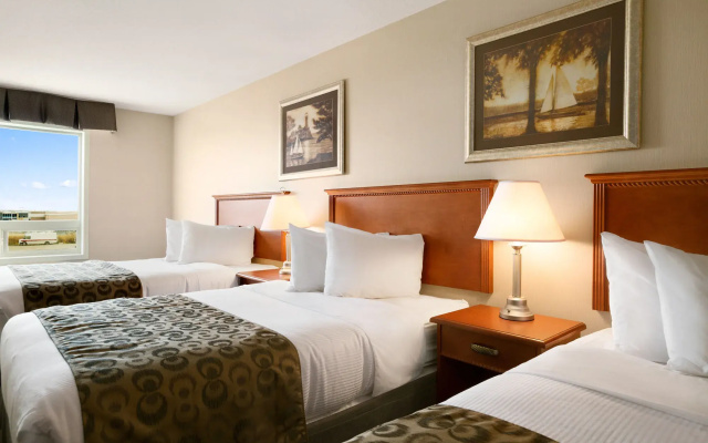 Ramada by Wyndham Clairmont/Grande Prairie