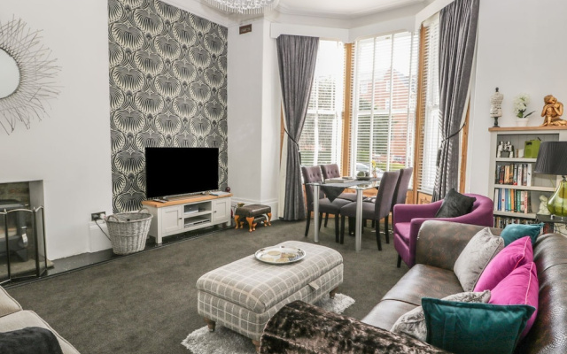Esplanade Gardens, Apartment 1
