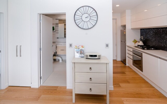 Epsom Central Brand New Apartment
