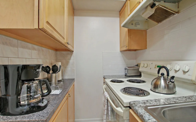 Prime 2BR Chicago Apartment