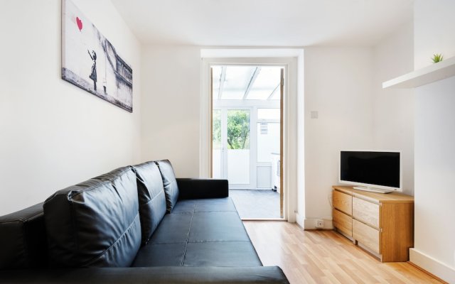 London New Apartment With Private Garden