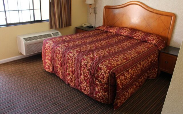 Travelers Inn