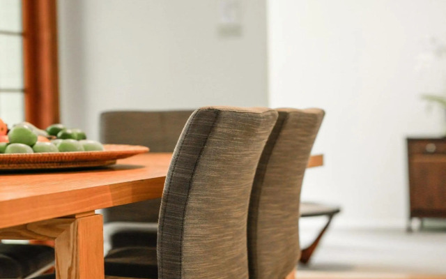 Que Sera - carefree stay near Gibraltar Resort