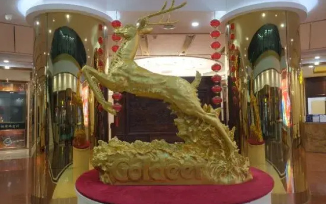 Gold  Deer  Hotel