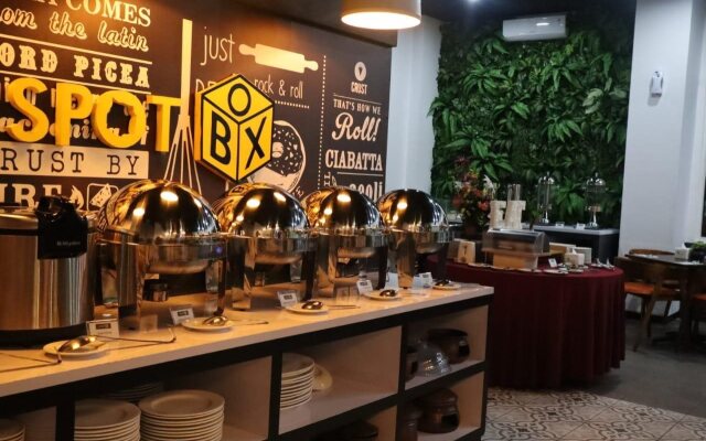 Front One Inn Kediri
