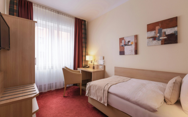 Garner Hotel Hamburg Wandsbek Marktplatz by IHG