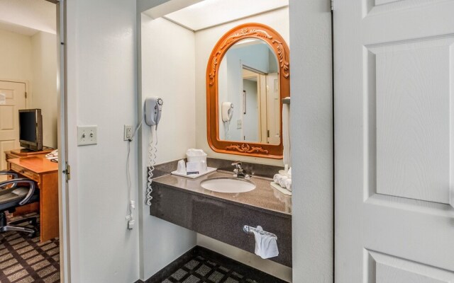 Clarion Suites Conference Center near I-95