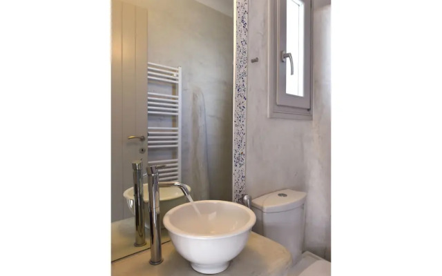 Villa Acqua · Gorgeous pool villa, stunning sea views, helipad!