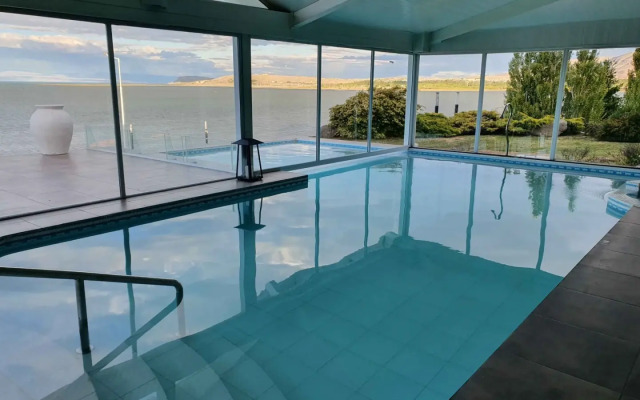 Xelena Hotel & Suites