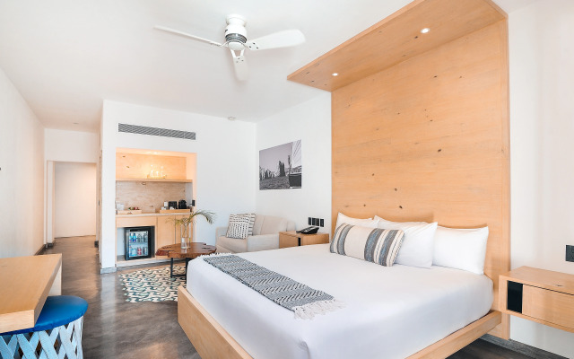 Bahia Hotel & Beach House