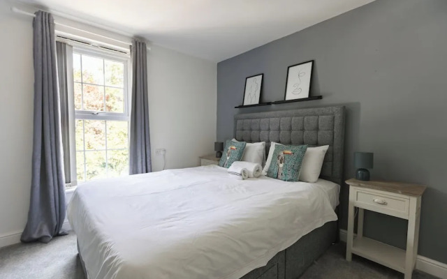 West Hull 2 bed apartment with Parking