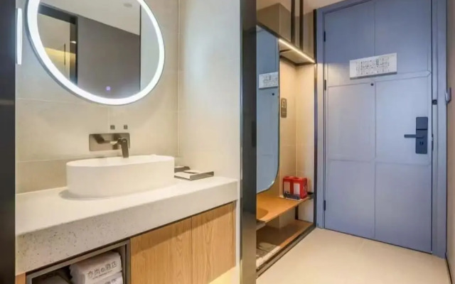 Yifeng hotel