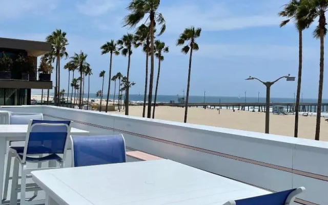 Venice on the Beach Hotel