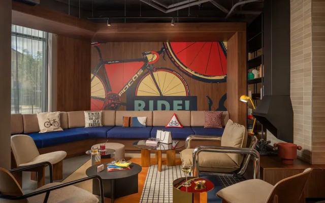 Moxy Paris Clamart