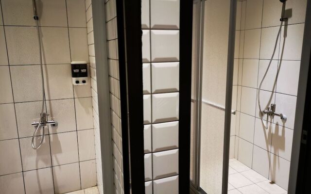 Bluewater Hotel Taoyuan