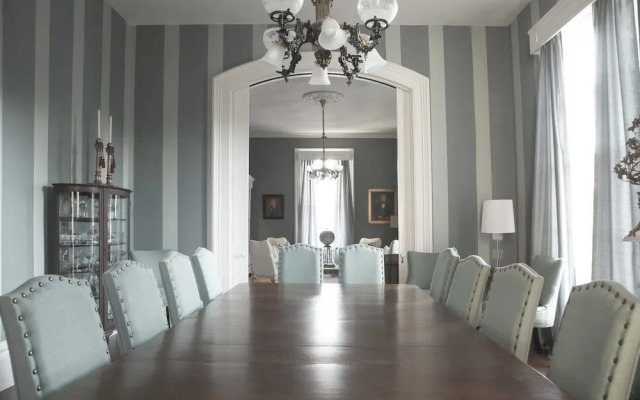 Villa DeWolf