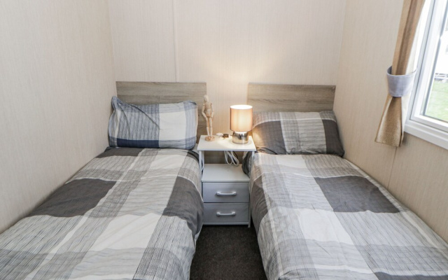 Brynowen Holiday Park - 22432