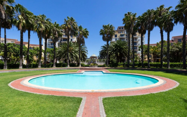 Island Club LA302 by CTHA