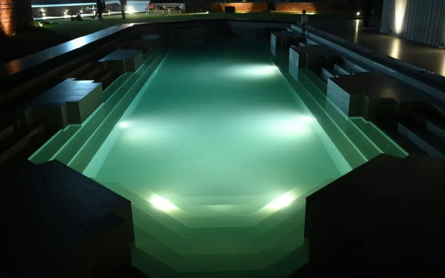 Mavi Retreat