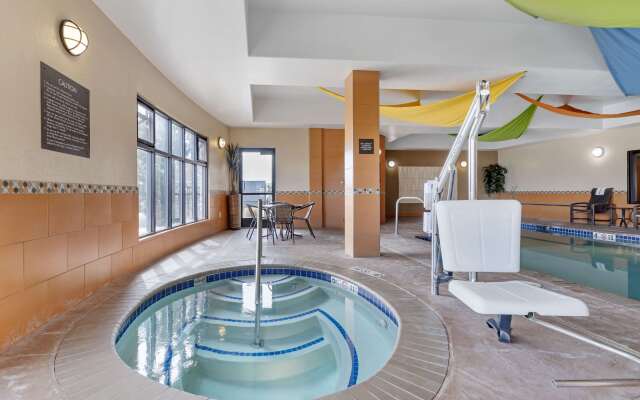 Comfort Inn & Suites Brighton Denver NE Medical Center