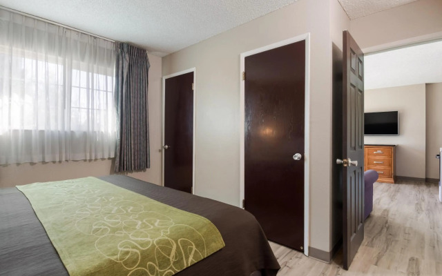 Rodeway Inn & Suites Hwy 217 & 26 W
