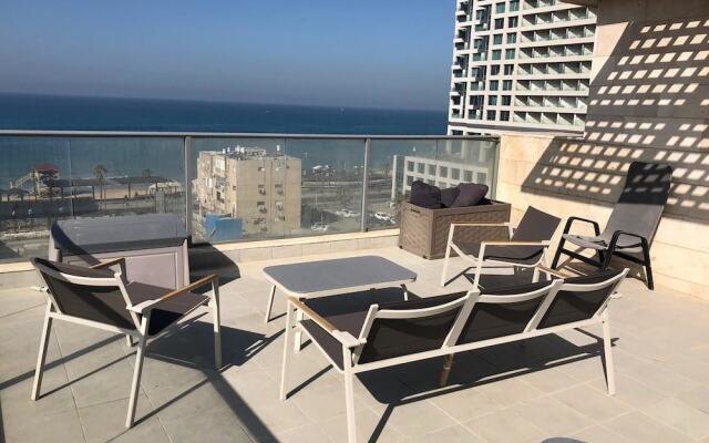 Magic Penthouse beach front