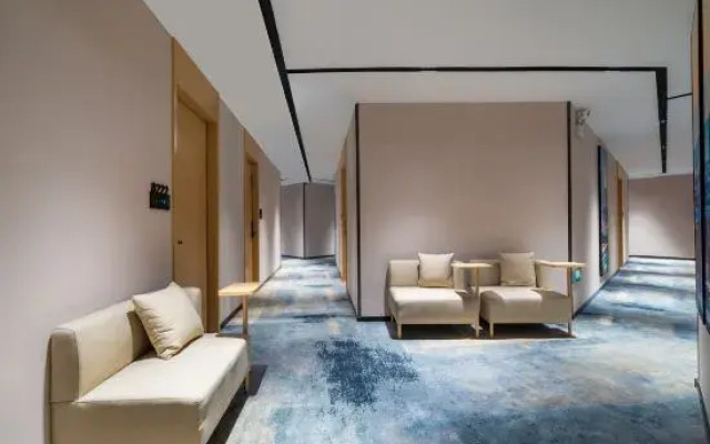 No.8 Season Hotel (Shenzhen University Yuehai Campus Branch)