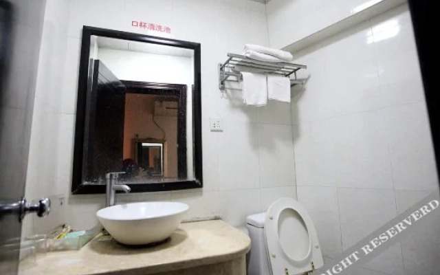 Rnhu Hotel
