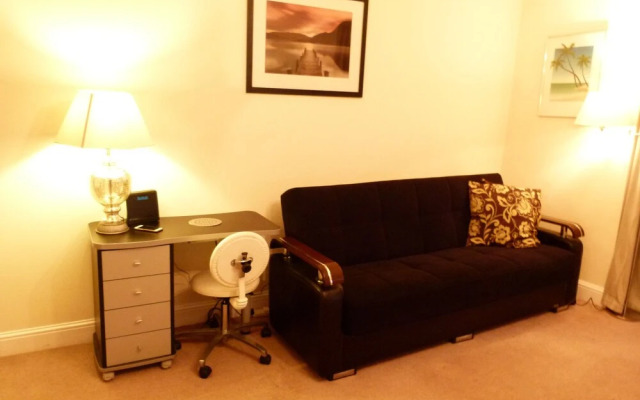 SS Property Hub - Central London Family Apartment