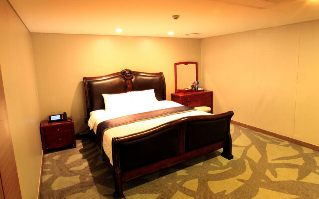 City Park Golf & Hotel