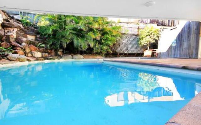 Monterey Lodge Unit 10, 27 Warne Terrace. Kings Beach