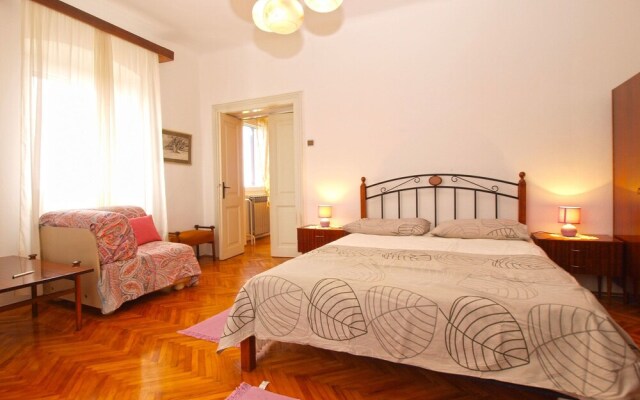 Apartment 1582