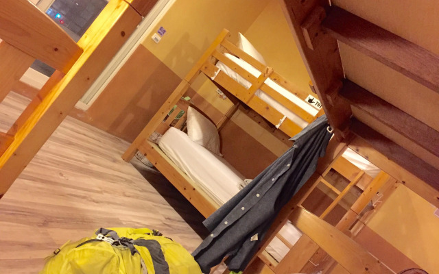 (Self-check in) Monkey Surfing Backpackers Hostel