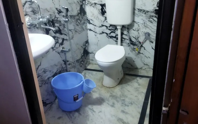 The Kashi Dham P Guest House