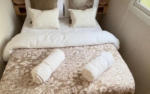 Impeccable 2-bed Static Caravan in Morecambe