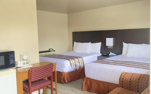 Silver Maple Motel