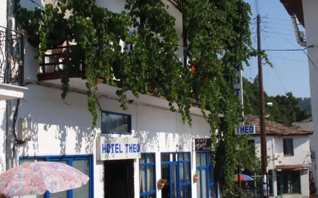 Hotel Theo