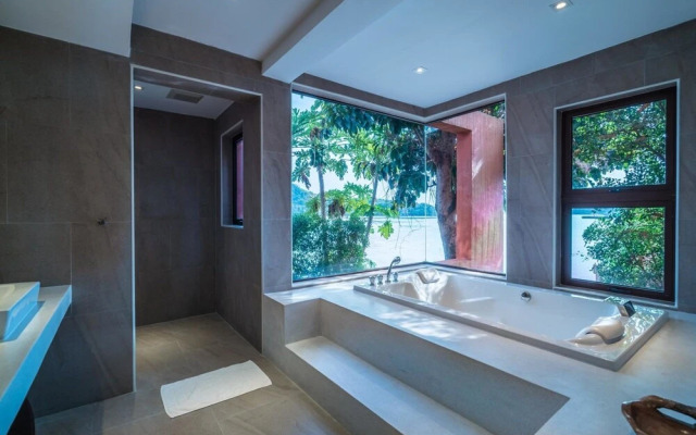 Nam Bo Villa by Lofty - Oceanfront Private Pool Villa With Maid and Cook