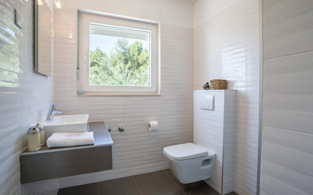 Villa Bol Brac save 15 percent on Split-villas com