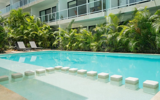 Stylish Fully-equipped Condo City-centered w Great Terrace Grill Pool