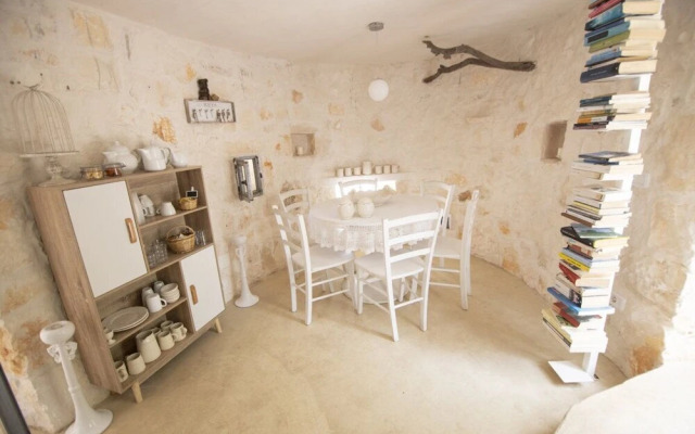 Trullo e Lamie Fiabeschi con Piscina Privata