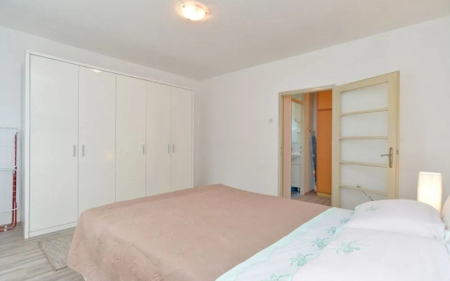Apartment 1601