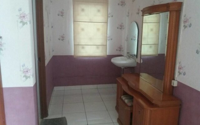 Kota Bunga F