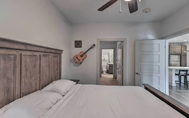 Modern Nashville Condo: 7 Mi to Downtown!