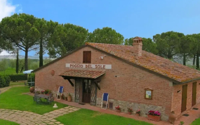 Mustard apt With Shared Pool