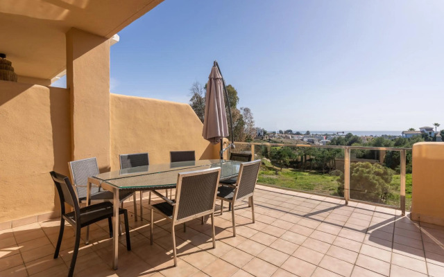 Apartment in Estepona with sea view