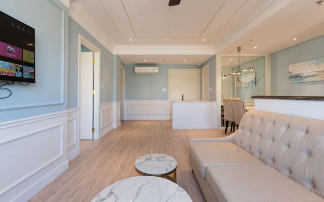 Louis Mo Apartment