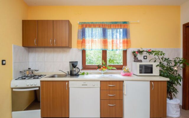 Kristina Laginji in Laginji